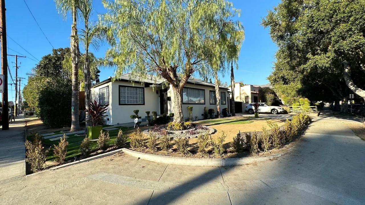 Casa vacanze Spacious, Private, Modern 4 Bedroom House Plus Game Room Glendale